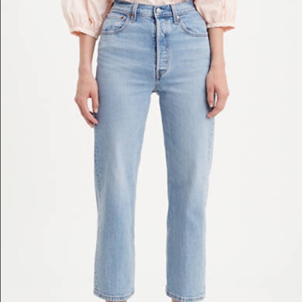 Levi’s Ribcage Light Wash Jeans